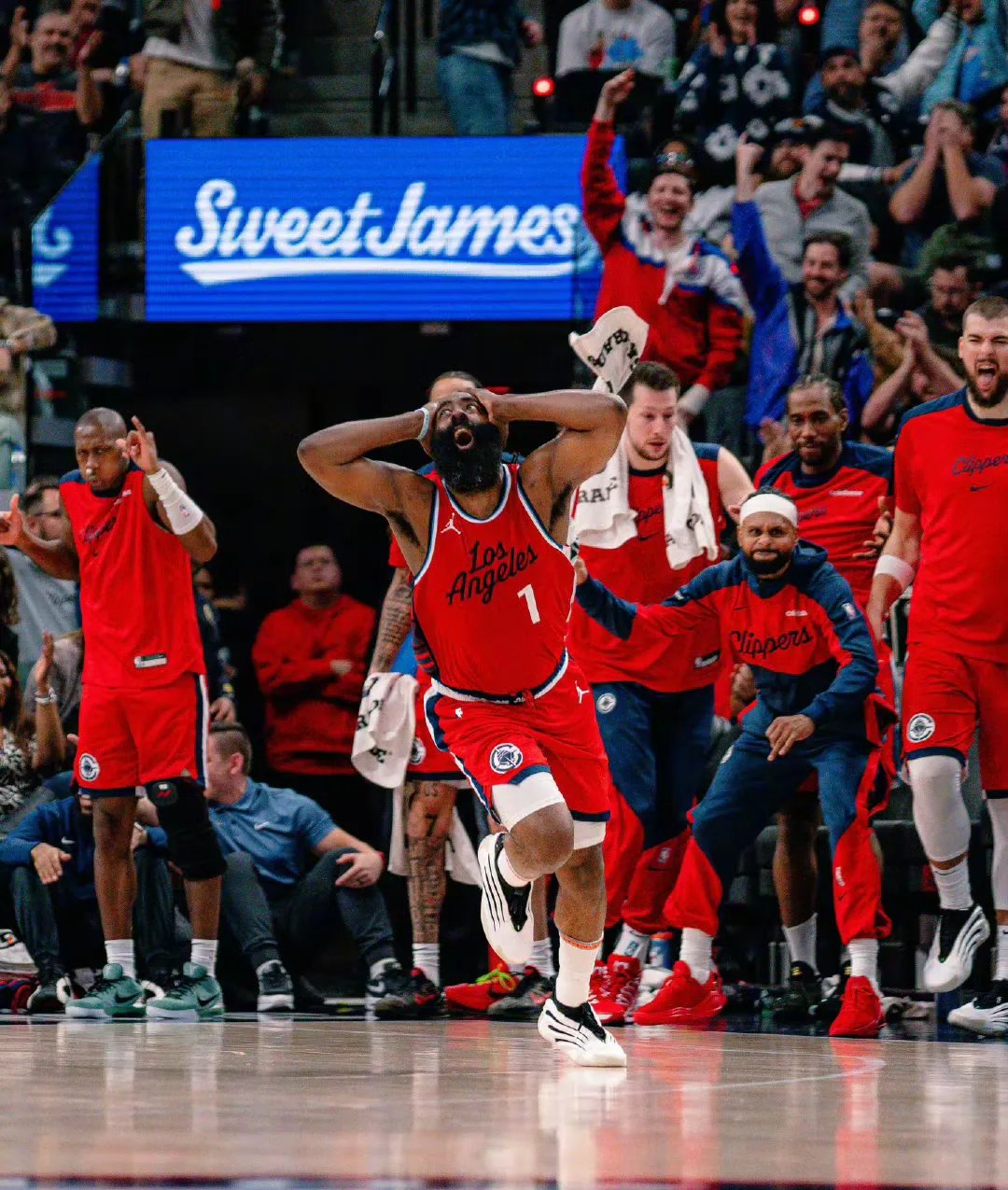 欧联倒计时，洛杉矶快船冲刺阶段门线救险，细节引发关注，气氛紧张，阵容厚度经受考验的简单介绍